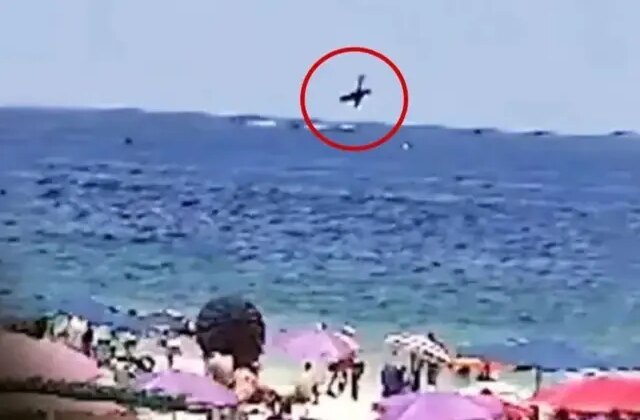 Korkunç kaza! Sahilde güneşlenenlerin gözü önünde çakıldı