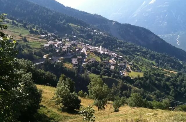 Bu köye taşınanlara 1 milyon lira veriyorlar