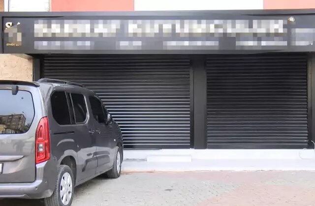 Büyükçekmece’de bir kuyumcu piyasadan topladığı altın ve paralarla ortadan kayboldu