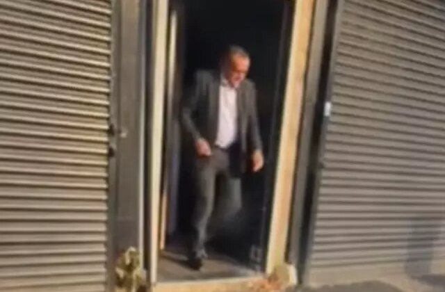 Cezaevi müdürü genelevden çıkarken yakalandı