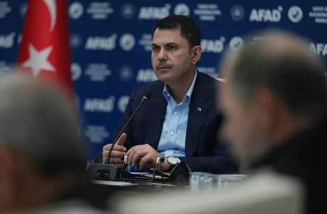 Türk siyasetinde görülmemiş sözler! CHP’li isimden Bakan Kurum’a: Tarihe geçtiniz