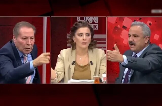 CNN Türk canlı yayınında tansiyon yükseldi: Elini masaya vurma, terbiyesizlik yapma