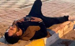 Çocuklara verdiği sigara canından ediyordu