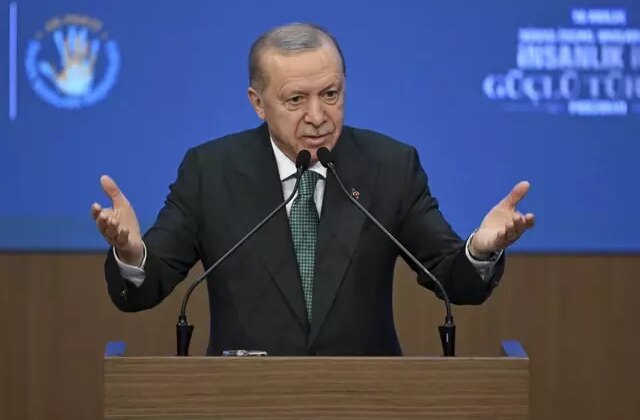 Cumhurbaşkanı Erdoğan’dan işverenlere asgari ücret mesajı: Ellerini taşın altına koymalarını bekliyorum