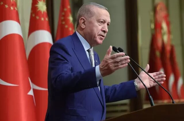 Cumhurbaşkanı Erdoğan’dan muhalefetin hedefindeki kesime destek: Ezmeye çalışanlara hadlerini bildiririz