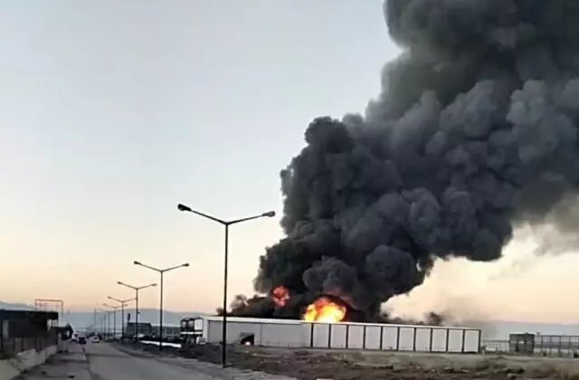 Denizli’de filtre sistemi üretilen fabrikada yangın