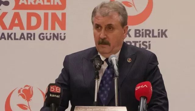 Destici’den kadın üniversitesi ve hastanesi çağrısı