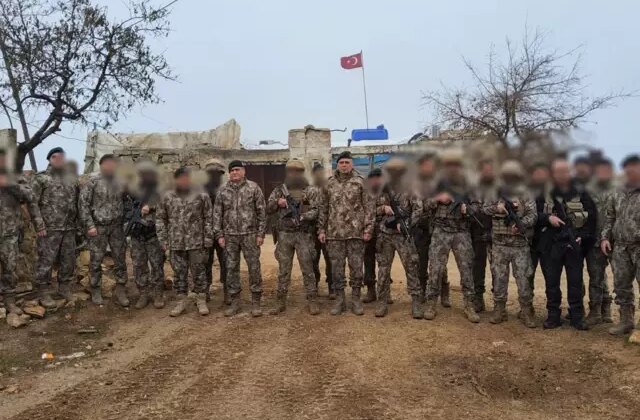 Dikkat çeken ziyaret! Özel Harekat Başkanı sınır ötesinde