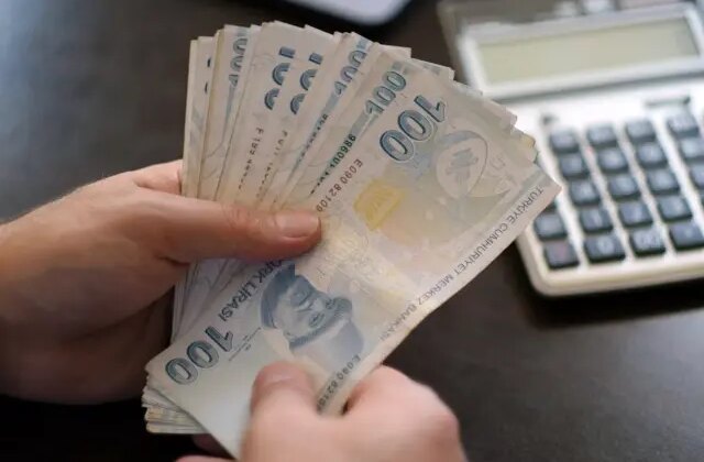 DİSK’in asgari ücret talebi: Enflasyon tek haneye düşene kadar yılda en az 2 kez güncellenmeli