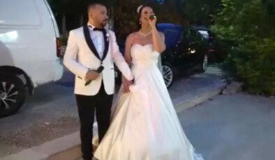 Kendi düğünlerinde söyledikleri şarkı pahalıya patladı