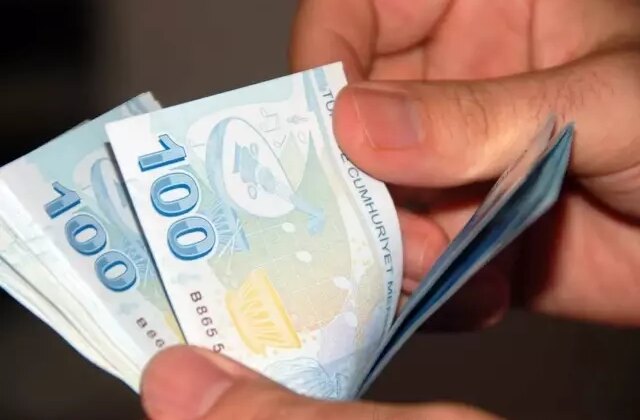 Düzenleme komisyondan geçti! Kamudaki üst düzey memurlara 30 bin lira seyyanen zam