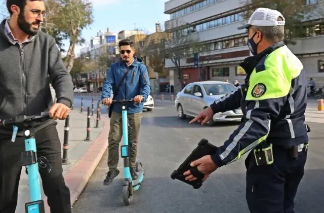 Elektrikli skuter yönetmeliğinde değişiklik! Resmi Gazete’de yayımlandı