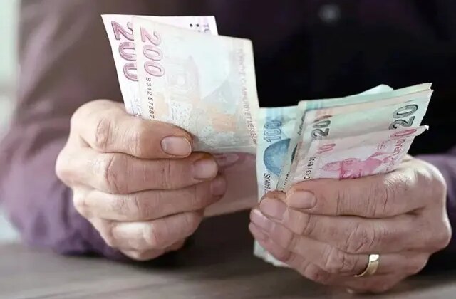 Emekli olmak isteyenler dikkat! Prim borçlarına 15 gün içinde büyük zam geliyor