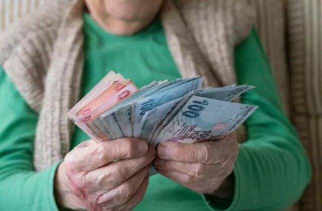 Emeklileri heyecanlandıran gelişme: Ankara kulislerinde “seyyanen zam” hareketliliği var