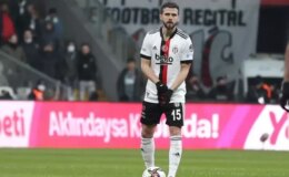 Eski Beşiktaşlı Miralem Pjanic futbolu bıraktı