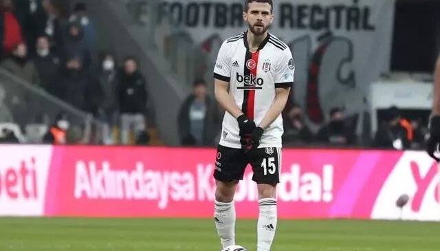 Eski Beşiktaşlı Miralem Pjanic futbolu bıraktı