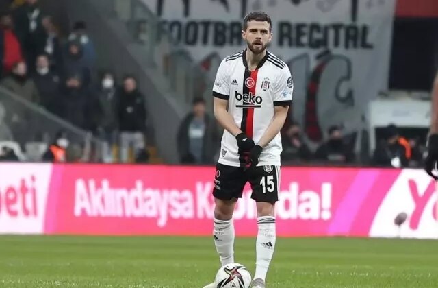 Eski Beşiktaşlı Miralem Pjanic futbolu bıraktı
