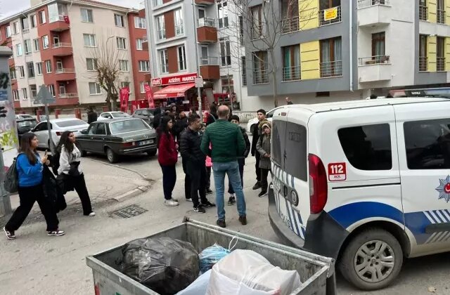 12 yaşındaki çocuk okul çıkışında bıçaklandı