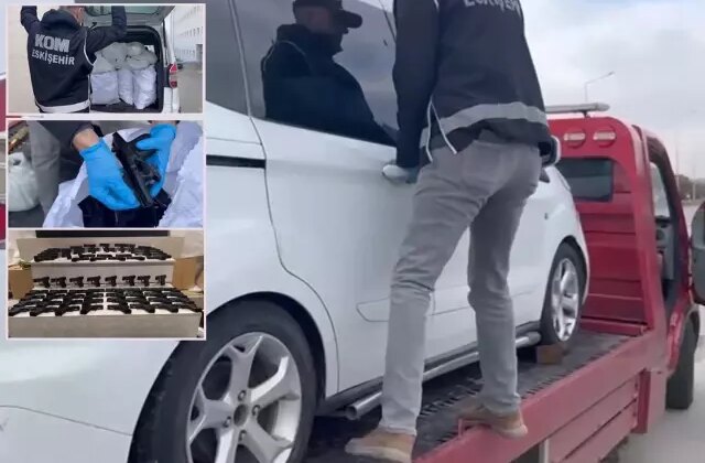 Eskişehir’de arızalı araçtan cephanelik çıktı!