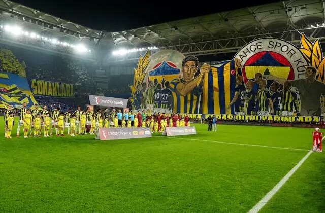 Fenerbahçe’den Galatasaray’a gönderme: Futbol ayakta oynanan bir oyundur