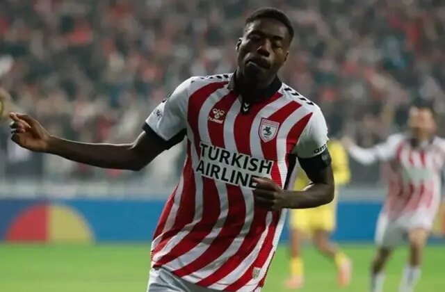 Fenerbahçe ile adı anılan futbolcuya teknik direktörü ateş püskürdü