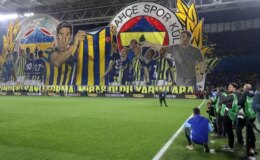 Fenerbahçe’nin dev koreografisinde o ismin olmamasına tepki yağıyor