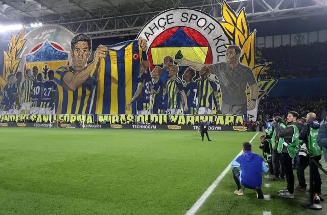 Fenerbahçe’nin dev koreografisinde o ismin olmamasına tepki yağıyor