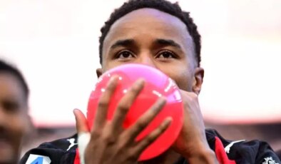 Fenerbahçe ve Galatasaray’la anılan Nkunku takımını tek başına sırtladı