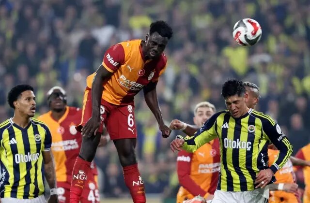 Fenerbahçe’ye yıldız futbolcusundan kötü haber