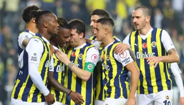 Fenerbahçe’nin eski yıldızı gittiği takımda kral oldu
