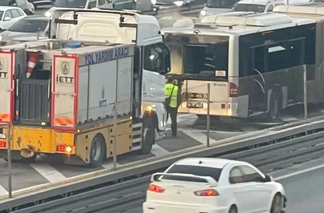Florya’da metrobüste yangın çıktı
