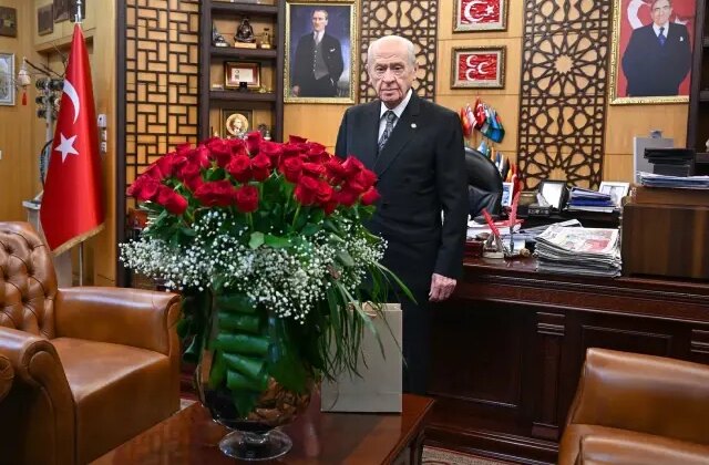 Gelenek bozulmadı! Erdoğan’dan Bahçeli’ye 78 adet gül