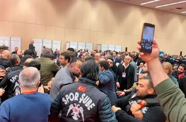 Gençlerbirliği Olağanüstü Genel Kurulu’nda kavga! Adaylıktan çekildi