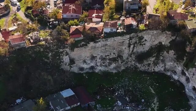 Görüntü İstanbul’dan! Uçurumun kenarında hayatlar