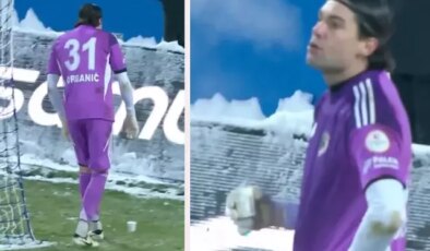 Görüntü Türkiye’den! -10 derece soğukta ısınmak için maç oynanırken çay içti