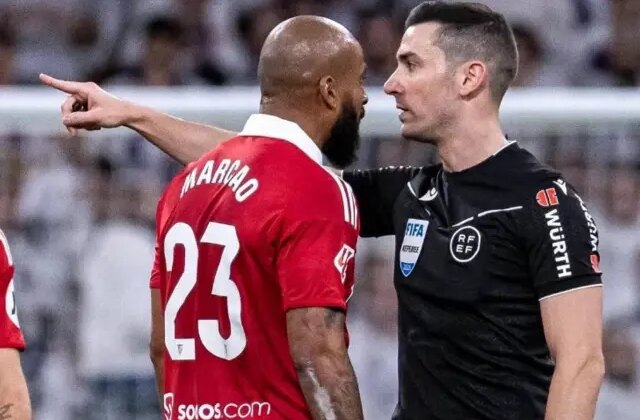 Hakeme küfür eden Marcao’ya tarihi ceza