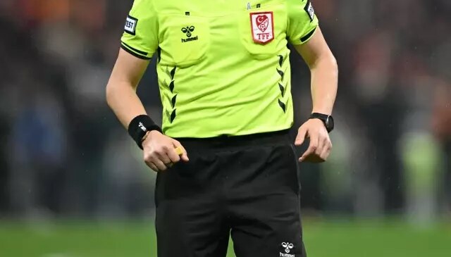 Hakemi darbeden futbolcu ve babası tutuklandı