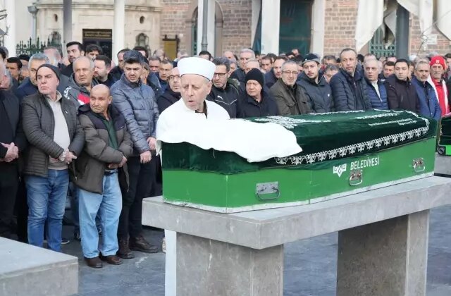 Hastanede cenazeler karıştı: Babamı bulamıyoruz