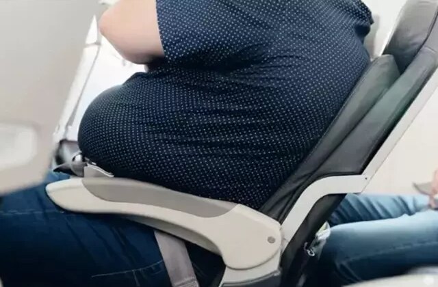 Havayolu şirketinden tartışmalı karar, kilolu yolcular iki bilet almak zorunda kalacak