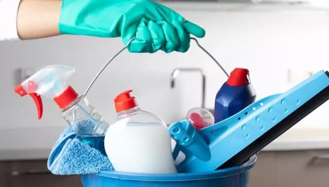 Herkesin evinde bulunan temizlik ürünü yasaklandı! Piyasadan toplatılıyor