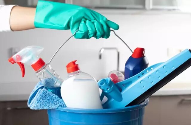 Herkesin evinde bulunan temizlik ürünü yasaklandı! Piyasadan toplatılıyor