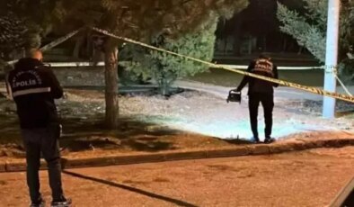 Husumetli iki grup arasında çıkan kavgada silahlar konuştu