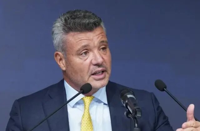 İfadeye çağrılan Sadettin Saran’ı taşıyan uçak Türkiye’ye indi