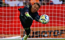 İki penaltı kurtaran Muslera Estudiantes’i şampiyon yaptı