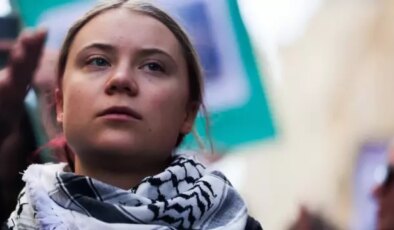 İngiltere’de gözaltına alınan aktivist Thunberg serbest bırakıldı