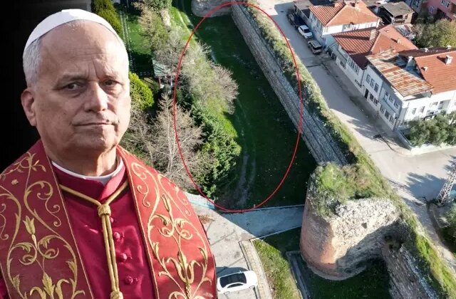 Herkes bu ilanı konuşuyor! Papa’nın ziyaretinden saatler sonra satışa çıkarıldı