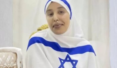 İsrail bayraklı kıyafet giydi! Nedeni de skandal