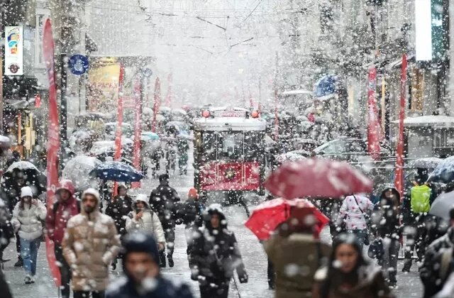 İstanbul’a kar yağışı geliyor! AKOM merak edilen tarihi verdi