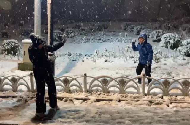 Görüntü İstanbul’dan! Bir anda beyaza büründü