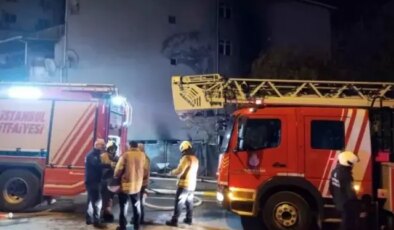 İstanbul’da gece yarısı korkutan yangın! 4 araç kullanılamaz hale geldi